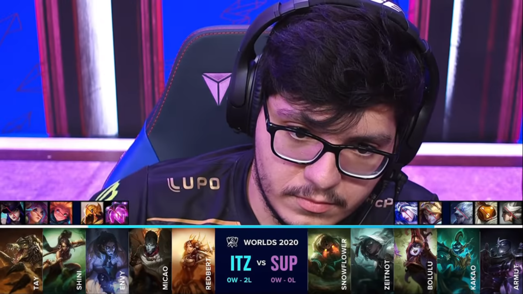 Envy, midlaner da INTZ, durante os picks e bans contra a SuperMassive