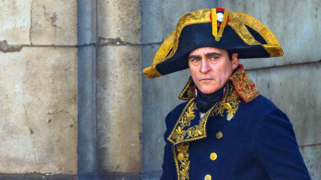 Joaquin Phoenix interpreta o histórico personagem de guerra homônimo de "Napoleão"