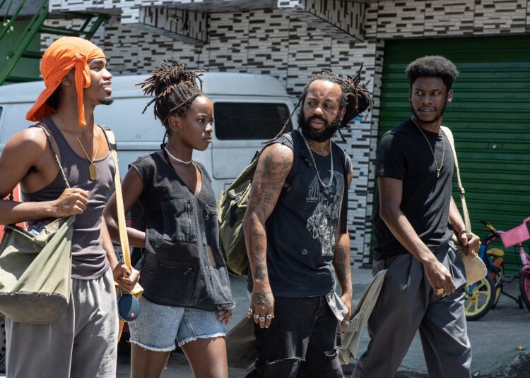 Baseada no álbum visual homônimo de Marcelo D2, a produção acompanha a história de duas famílias que lidam com o luto, a injustiça, a responsabilidade e as consequências de um crime