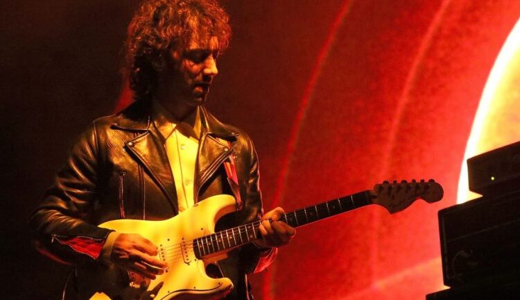 Albert Hammond Jr. lança o Melodies On Hiatus sem inovar | Crítica