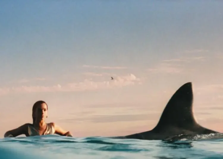 Dua Lipa Transborda Eletricidade em “Radical Optimism” | Crítica