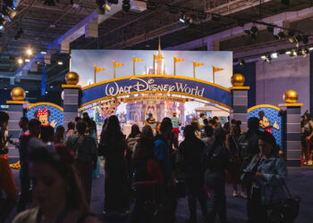 A D23 fez sua estreia no Brasil reunindo milhares de fãs em São Paulo. O evento trouxe painéis incríveis com muitas partipações especiais. Confira!