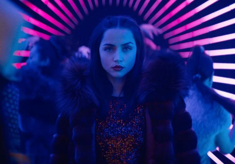 CCXP24 trará Ana de Armas para o Brasil com o elenco de ‘Bailarina’