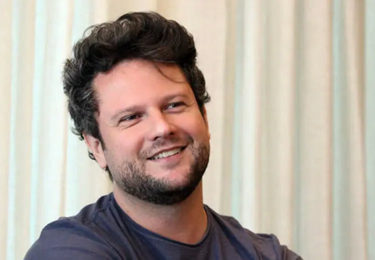 Selton Mello na CCXP! Saiba tudo sobre o aguardado "O Auto da Compadecida 2" e conheça a autobiografia do ator, "Eu me lembro". Um encontro imperdível para os amantes do cinema brasileiro.