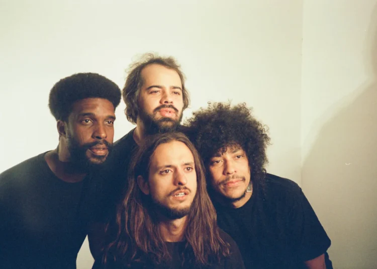 Bacuri é o álbum mais intimista do Boogarins | Crítica