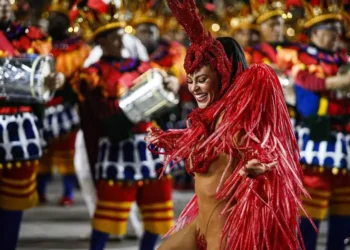 Carnaval 2025 | Grande Rio mergulha em uma viagem cheia de encantarias para falar do Pará