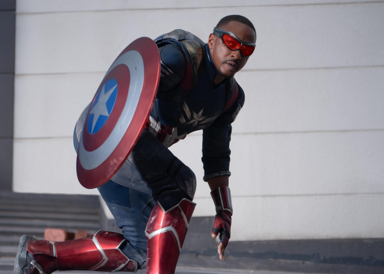 Em "Capitão América: Admirável Mundo Novo", Sam Wilson assume o manto em uma trama que expande o universo Marvel, mas peca pelo roteiro previsível e referências confusas. Leia a crítica completa e saiba se vale a pena assistir!