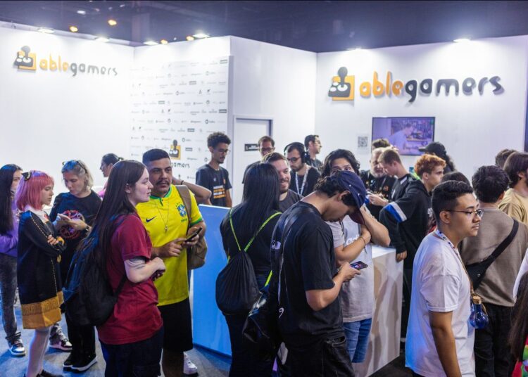 AbleGamers Brasil estará na gamescom latam 2025 promovendo acessibilidade nos games com suporte especial, estações adaptadas e ingresso social.