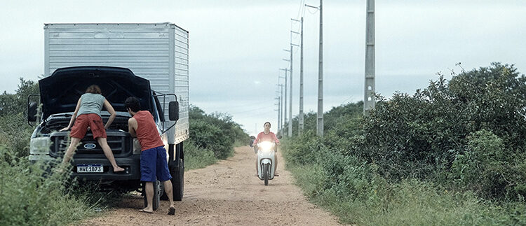 Festival do Rio 2025 | “Peixe Morto” é surpresa instigante em meio a recorte da violência – Crítica