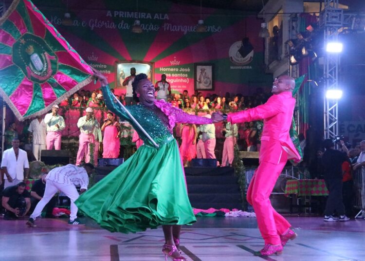 Carnaval 2026 | Mangueira resgata figura amapaense de Mestre Sacaca