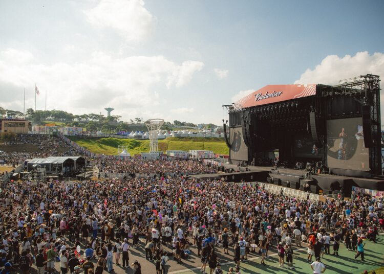 Festival anuncia datas do Lollapalooza Brasil 2027 e inicia vendas antecipadas com LollaLovers Ingresso garante acesso aos três dias e aumenta expectativa após edição de 2026