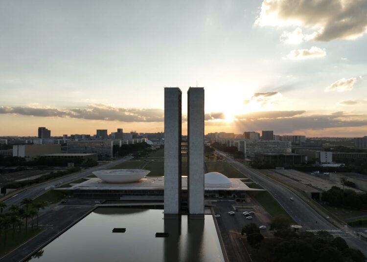 Crítica | “Anatomia do Caos” escancara vilania do Governo Bolsonaro